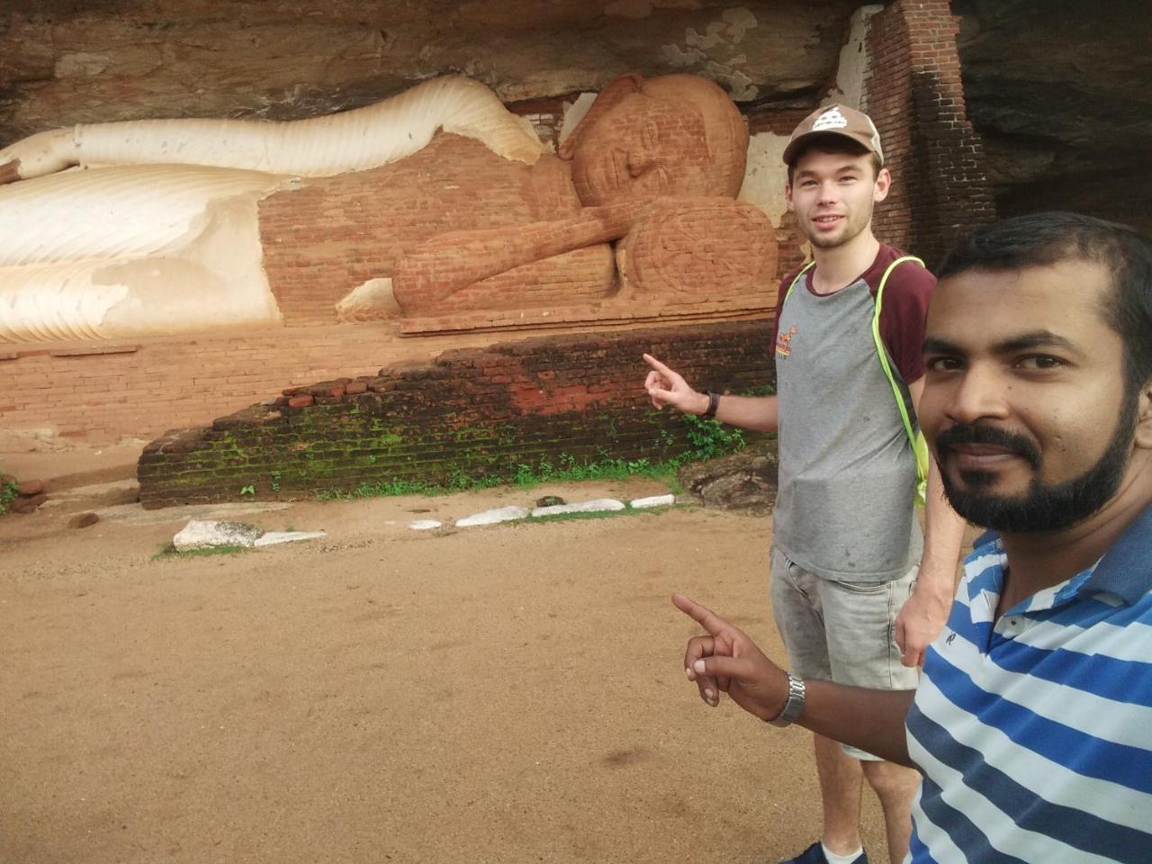 One More Night Hostel&Resort Sigiriya Exterior foto